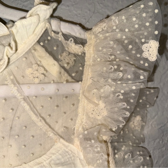 NWT Beautiful Cream Sheer lacing linen feel Ruffle Blouse - Picture 5 of 10